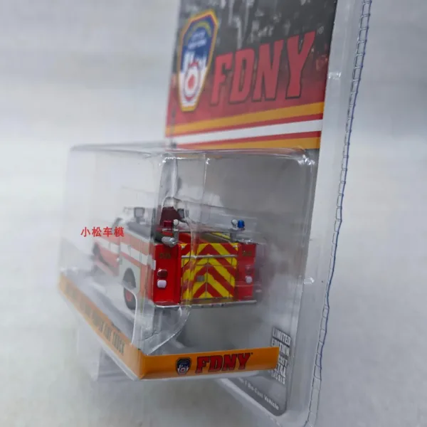 1:64 Diecast 1987 Ford F-350 Fire Engine - Image 2