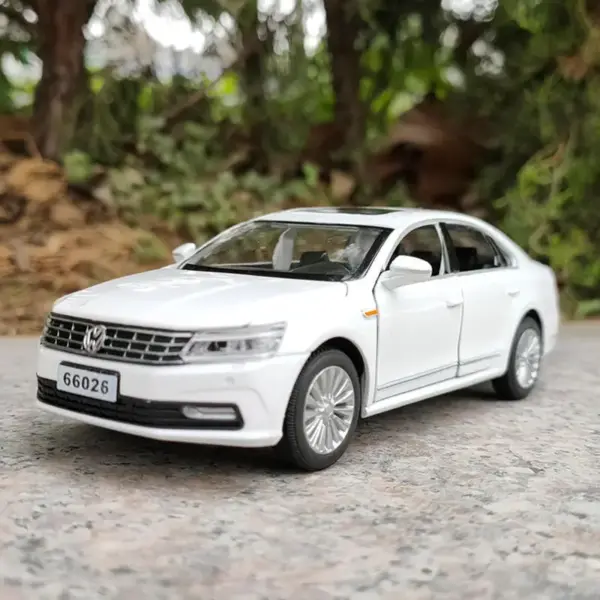 1:32 Passat Alloy Diecast Car Model