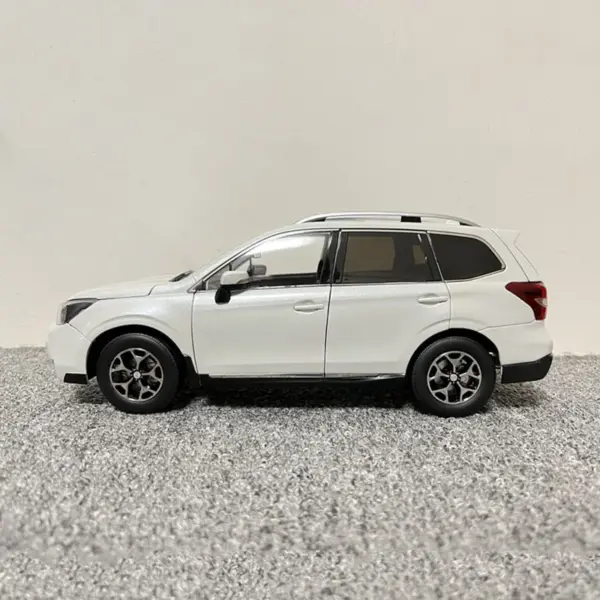 1:18 Subaru Forester Diecast Model Car - Image 3