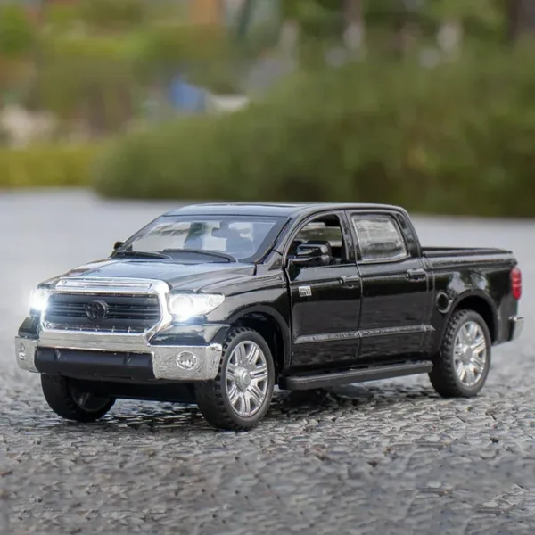 1/32 Toyota Tundra Diecast Model Car - Image 4