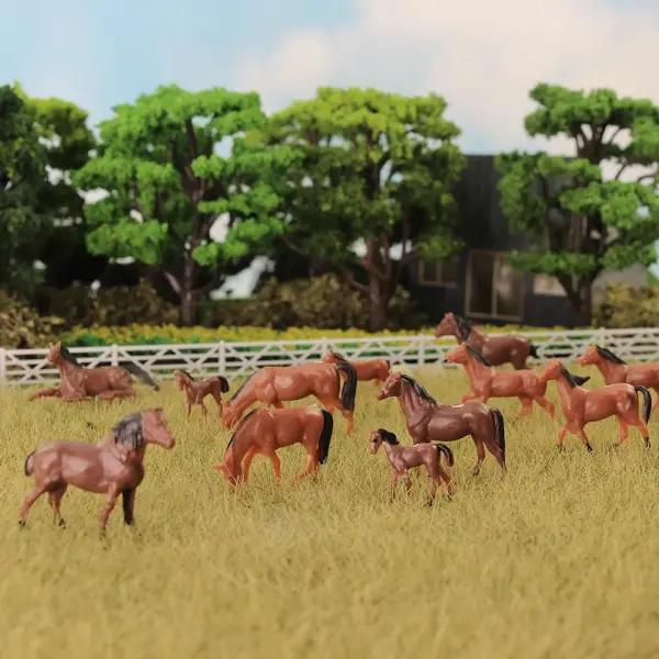 30pcs HO Scale Brown Horse Model Set - Image 5