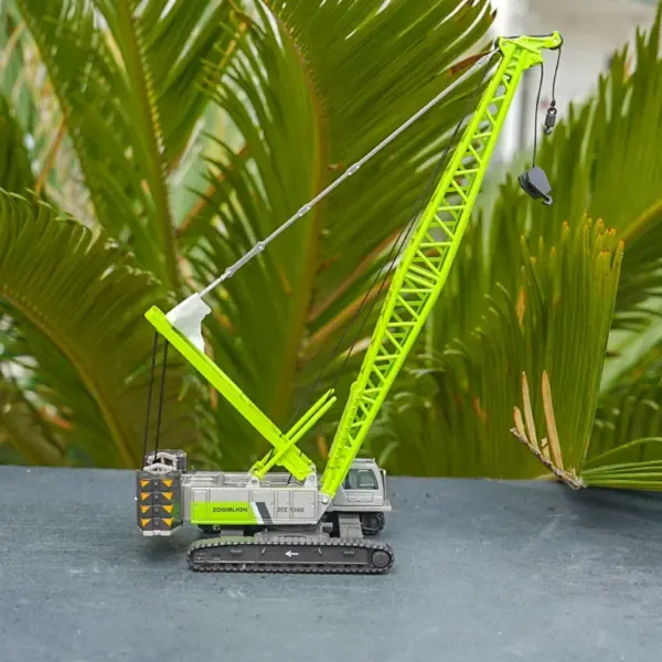 1:120 ZOOMLION ZCC1300 Crawler Crane Model - Image 2