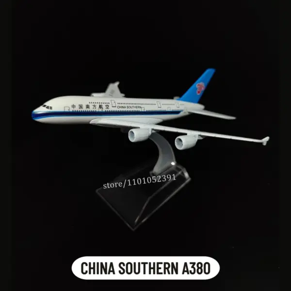 China Southern Airlines B787 Diecast Model 1:400 - Image 9