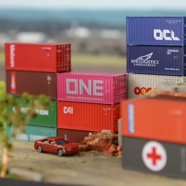 N Scale 1:160 20ft Container with Magnet - Image 6