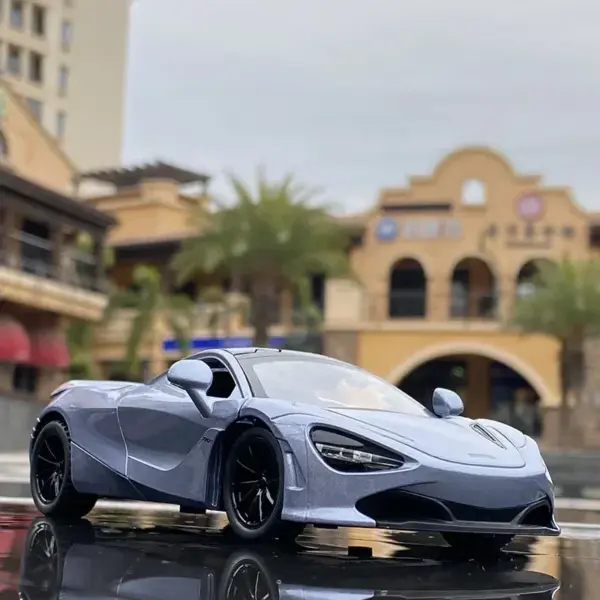 1:32 McLaren 720S Diecast Alloy Toy Car - Image 4