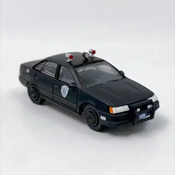 1986 Ford Taurus LX Diecast Model Car 1:64 - Image 4