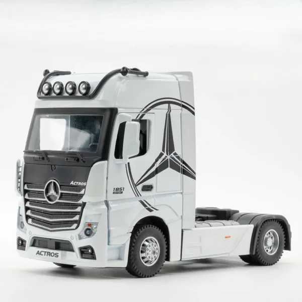 1:36 Scale Benz Tractor Truck Model Toy - Image 7