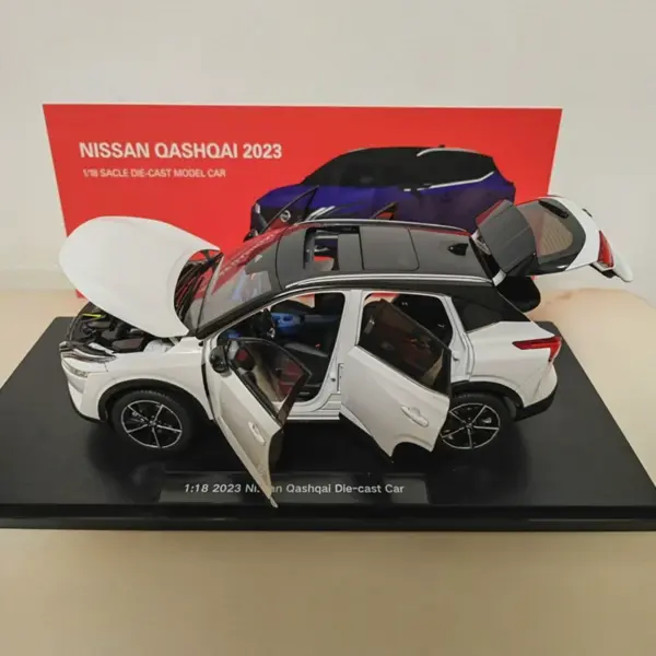 1:18 Scale Nissan Qashqai Diecast Model Car - Image 5