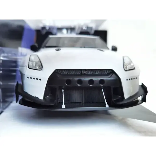 1:18 NISSAN GTR Diecast Model Car Collectible - Image 6