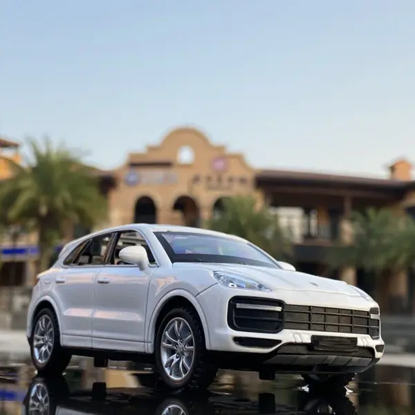 1:32 Cayenne Turbo Alloy Car Model - Image 4