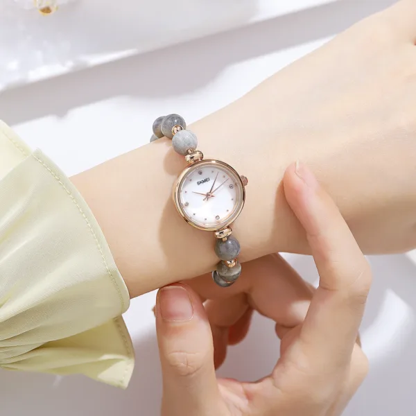 Fashionable Women's Quartz Watch with Thin Strap - Image 4