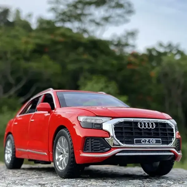 1:32 Audi Q8 Diecast Metal Car Model - Image 8