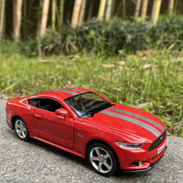 1:36 Ford Mustang GT Diecast Model Car - Image 11