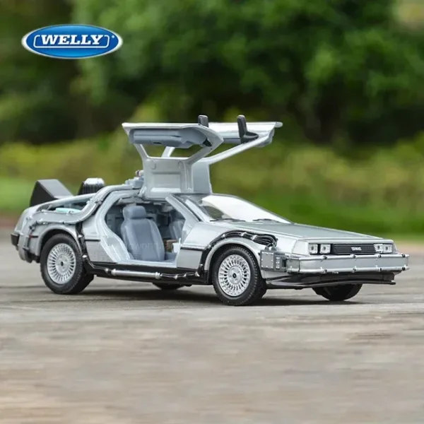 1:24 DMC-12 DeLorean Diecast Model Car - Image 2