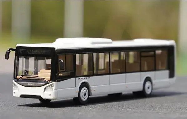 1:87 Scale Diecast Urbanway Bus Model Toy - Image 6