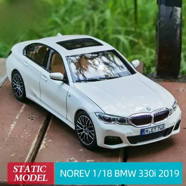 1:18 Scale Diecast Model Car G20 330i - Image 8