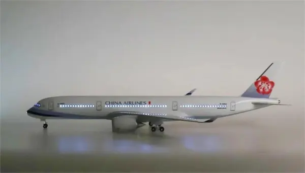 Airbus A350 Taiwan Airways Diecast Model 47CM - Image 7