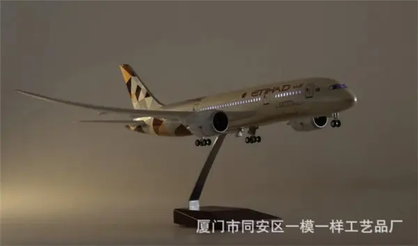 Diecast Resin Model Boeing Airplane Collection - Image 11