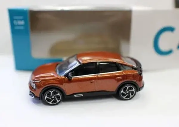 1:64 Citroen C4 2020 Diecast Model Car - Image 6