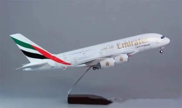 Diecast A380/B777 Emirates Airways Model Plane - Image 9