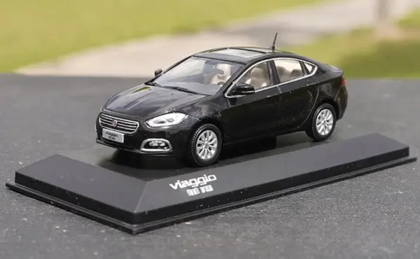 FIAT Viaggio 1:43 Diecast Alloy Car Model - Image 7