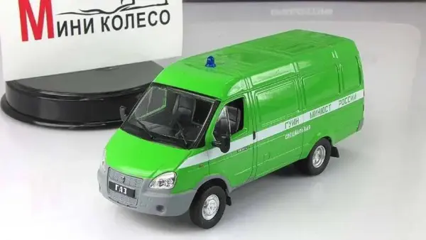 1/43 Scale GAZ 2705 Diecast Bus Model - Image 7