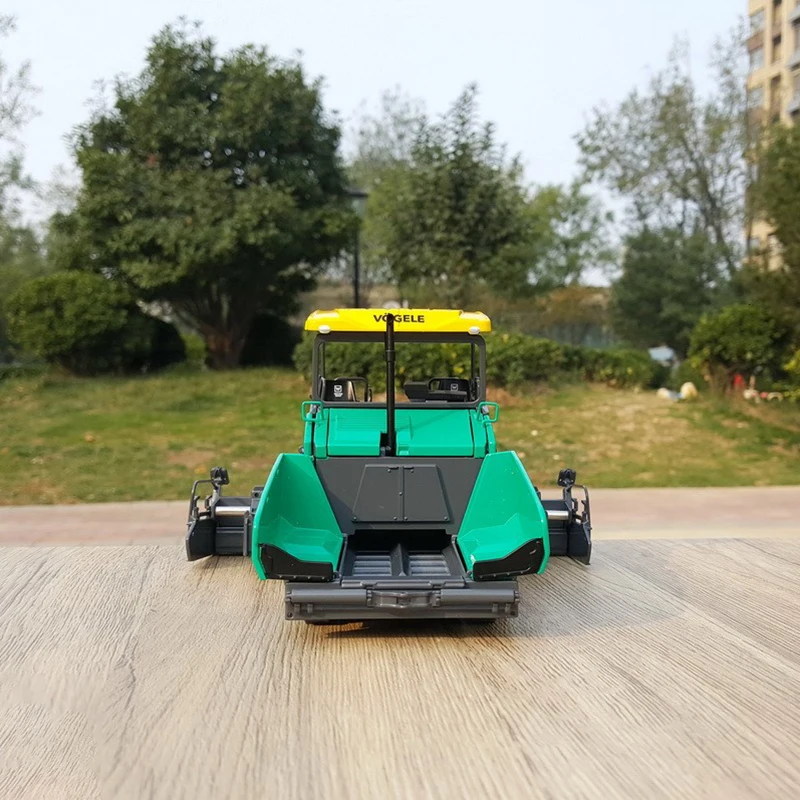 Wirtgen SUPER1880-3L 1:35 Alloy Paver Model 2 Wirtgen SUPER1880-3L 1:35 Alloy Paver Model - Image 2