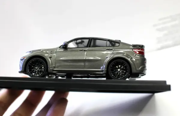 BMW X6 1:43 Scale Diecast Model Car Collection - Image 9