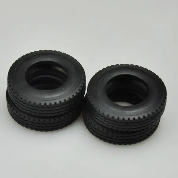 1:24 Truck Model Tire and Wheel Hub Set - Image 6