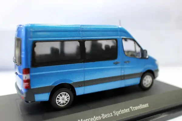 1/43 Scale Mercedes-Benz Sprinter Kombi Van Model - Image 5