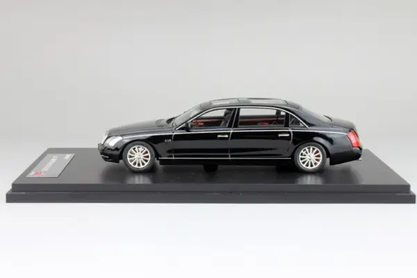 1/43 Scale Diecast Maybach 62S Model Car - Image 7