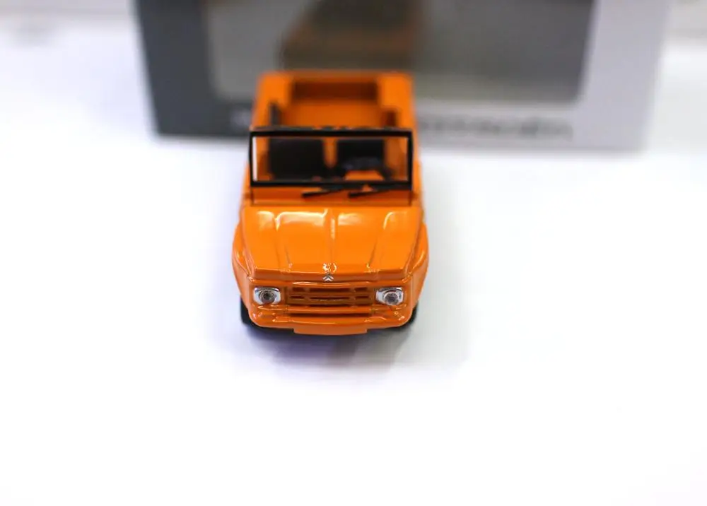 Citroen Mehari 1:64 Scale Diecast Model Car 4 Citroen Mehari 1:64 Scale Diecast Model Car - Image 4