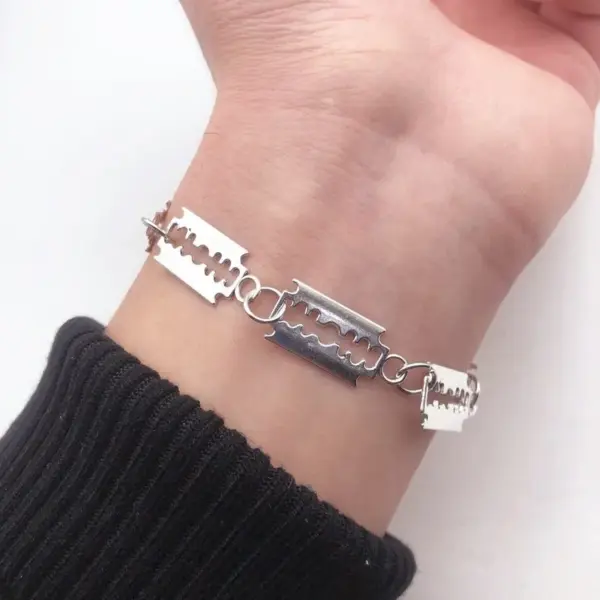 Unisex Blade Design Choker Bracelet