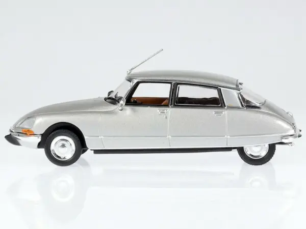 Citroën DS 23 Pallas 1974 Diecast Model 1:43 - Image 4