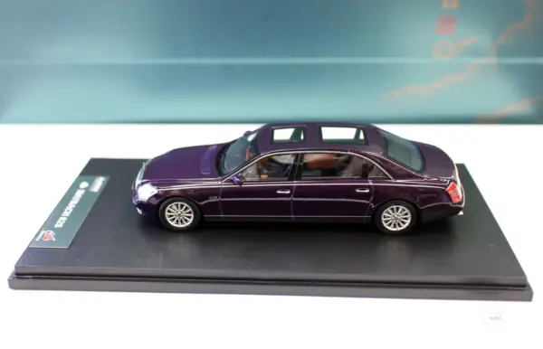 1/43 Scale Diecast Maybach 62S Model Car - Image 8