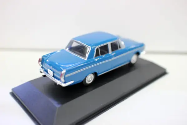 Simca Esplanada 1966 Diecast Model 1:43 Scale - Image 4