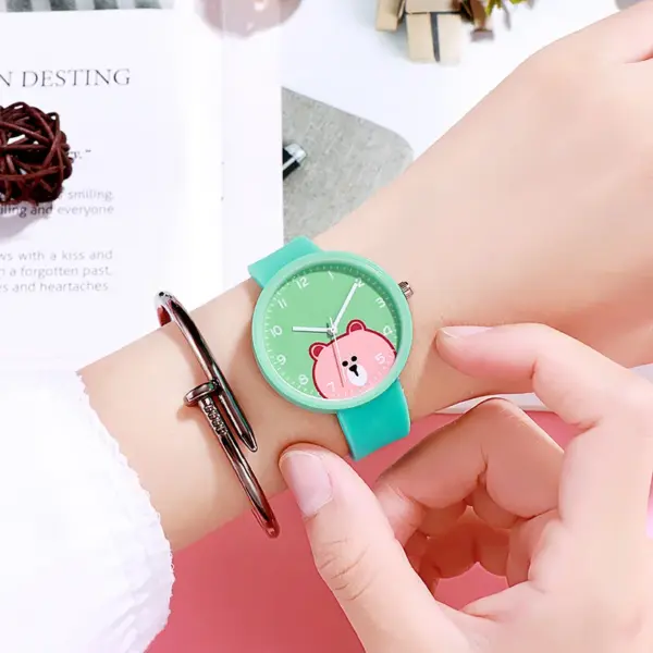 CQ81 Kids Cartoon Bear Wristwatch - Image 10