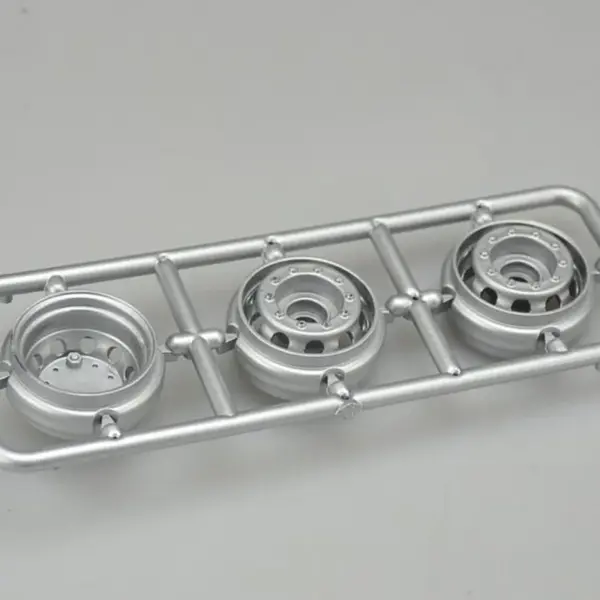 1:24 Truck Model Tire and Wheel Hub Set - Image 8