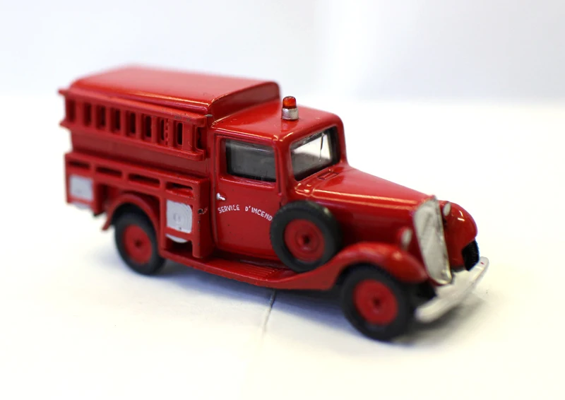 Citroën U11 Fire Truck Diecast Model 1:87 Scale 2 Citroën U11 Fire Truck Diecast Model 1:87 Scale - Image 2