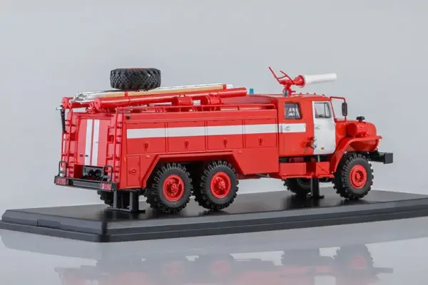 1/43 Scale Diecast URAL Fire Truck Model - Image 4
