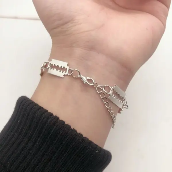 Unisex Blade Design Choker Bracelet - Image 3