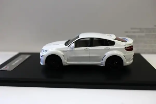 BMW X6 1:43 Scale Diecast Model Car Collection - Image 8