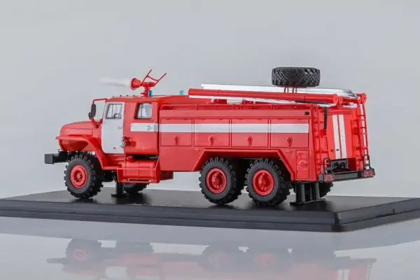 1/43 Scale Diecast URAL Fire Truck Model - Image 5