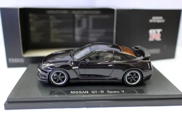 Nissan GT-R Spec V 1/43 Diecast Model Car - Image 9