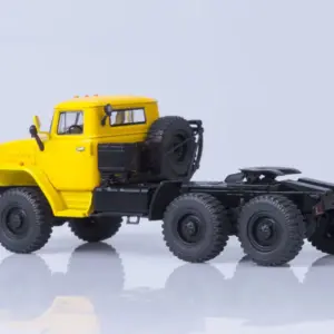 1:43 Scale URAL 44202 Diecast Model Truck 8 H8074dbef101c4fb9be9f4ed6a544742d6