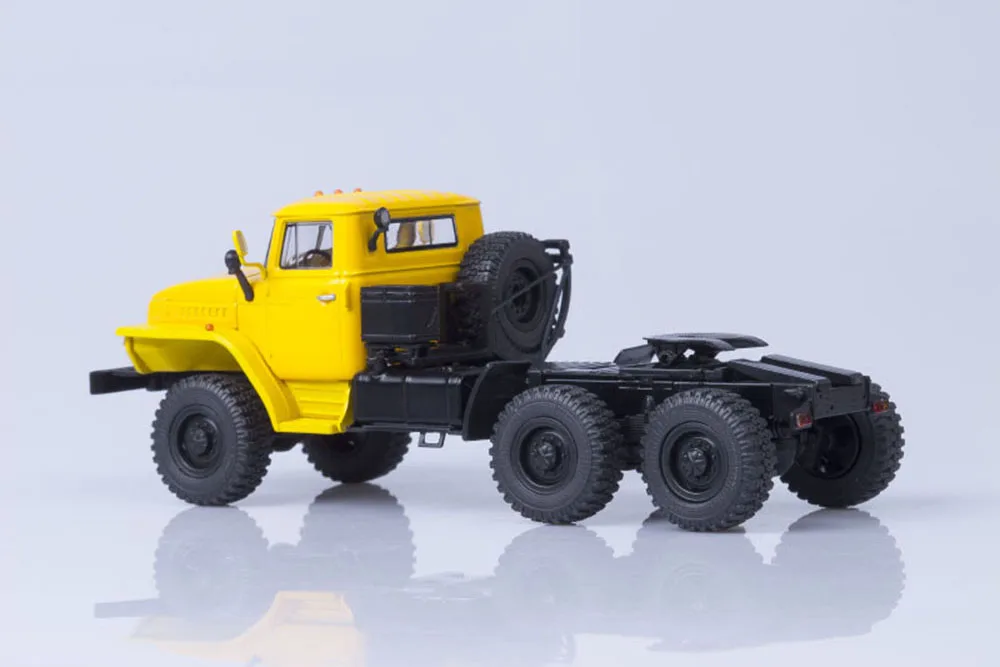 1:43 Scale URAL 44202 Diecast Model Truck 3 1:43 Scale URAL 44202 Diecast Model Truck - Image 3