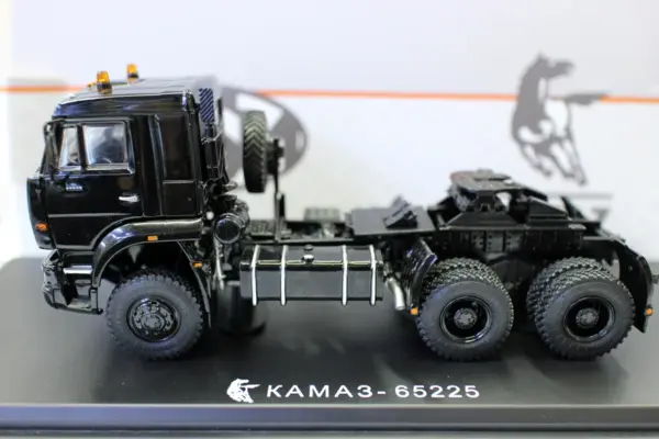1/43 Scale KAMAZ 65225 Diecast Truck Model - Image 7
