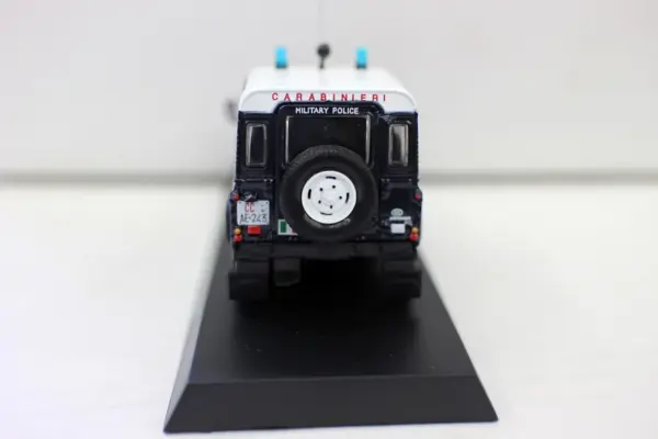 1/43 Scale Land Rover Defender 90 Diecast Model - Image 5