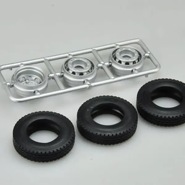 1:24 Truck Model Tire and Wheel Hub Set - Image 7
