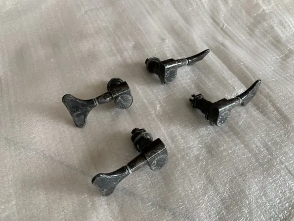 Electric Bass Guitar Machine Head Tuners (2R+2L)